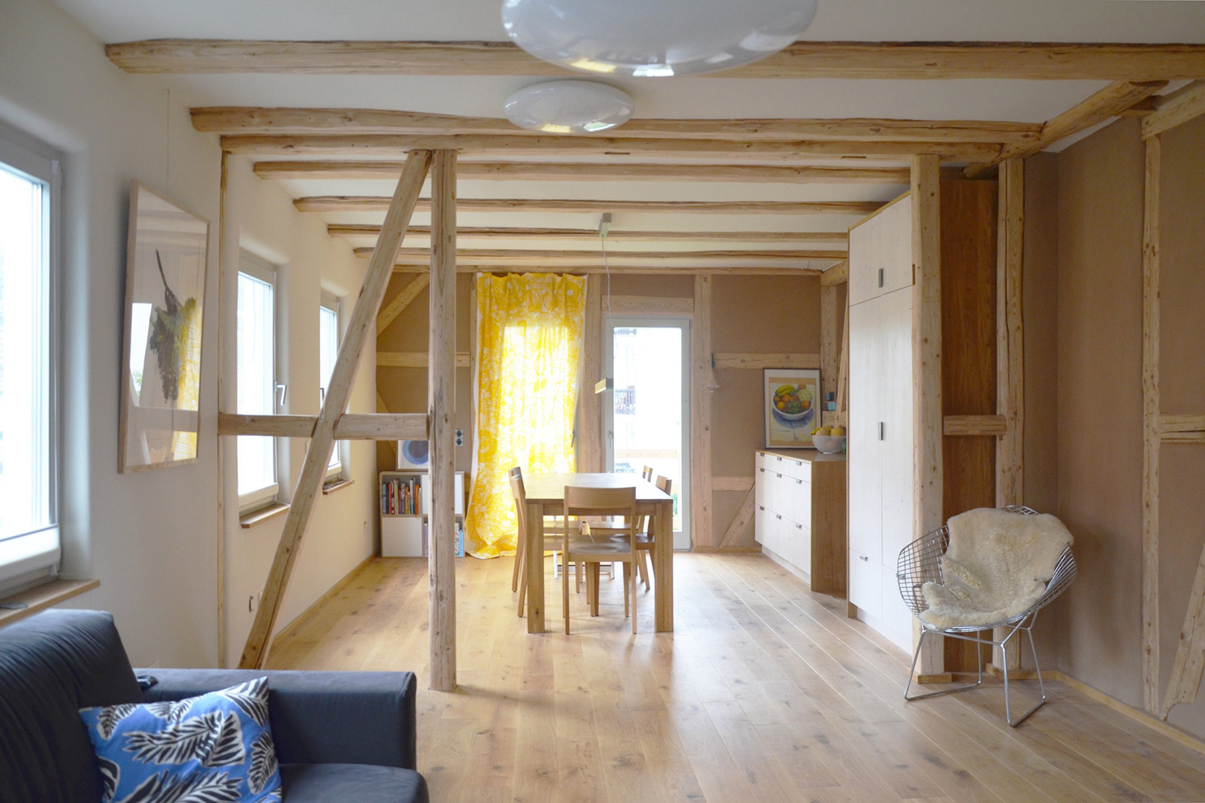 Innenansicht des denkmalgeschützten KfW-Effizienzhaus der Familie Gallego-Raupach.