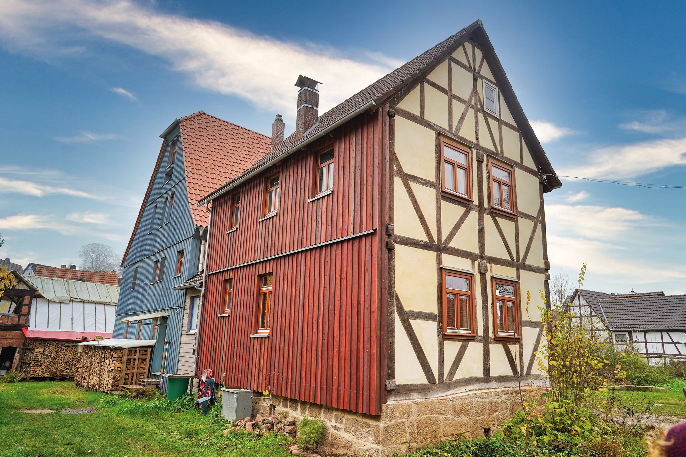 Rückansicht des energieeffizienten Bauernhofs des Lossehof e.V.