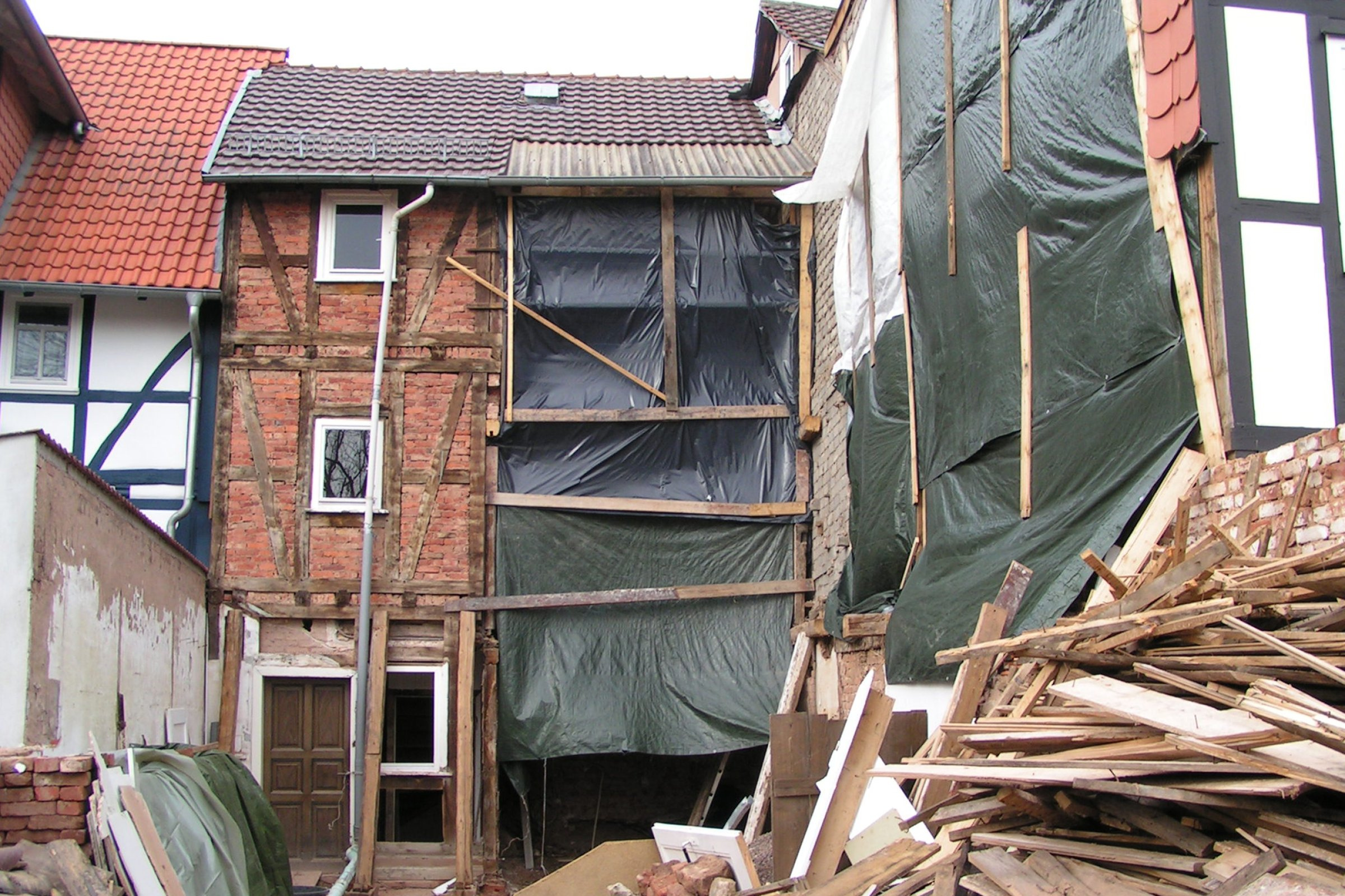 Umbau des energieeffizienten Fachwerkhauses der Familie Tux.