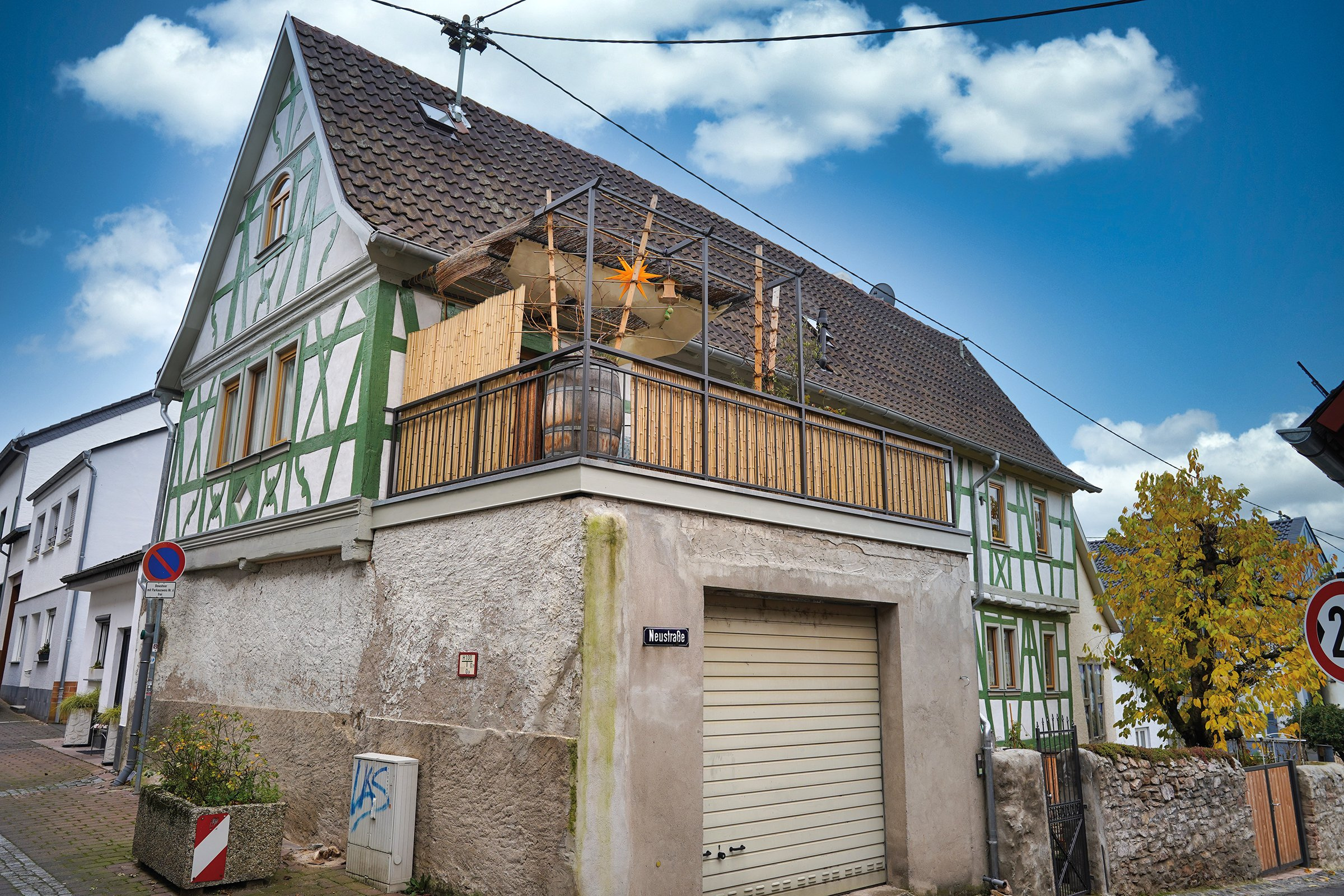 Seitenansicht des modernisierten Fachwerkhauses der Familie Werner.