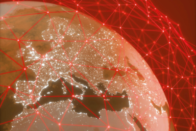 Netzwerk Geothermie: Ausschnitt Weltkugel mit Kontinent Europa ist umgeben von einem Netz aus roten Linien.