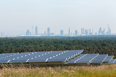 Solarfeld Skyline Frankfurt