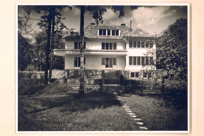 Ein historisches Foto der Rückseite der Villa Kirchhoff.