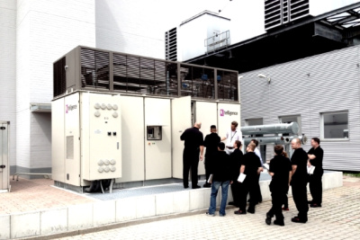 Gruppe besichtigt Brennstoffzelle „QuattroGeneration“ der Firma N2telligence am Standort des International Business Exchange(TM)-Rechenzentrums FR4 in Frankfurt am Main