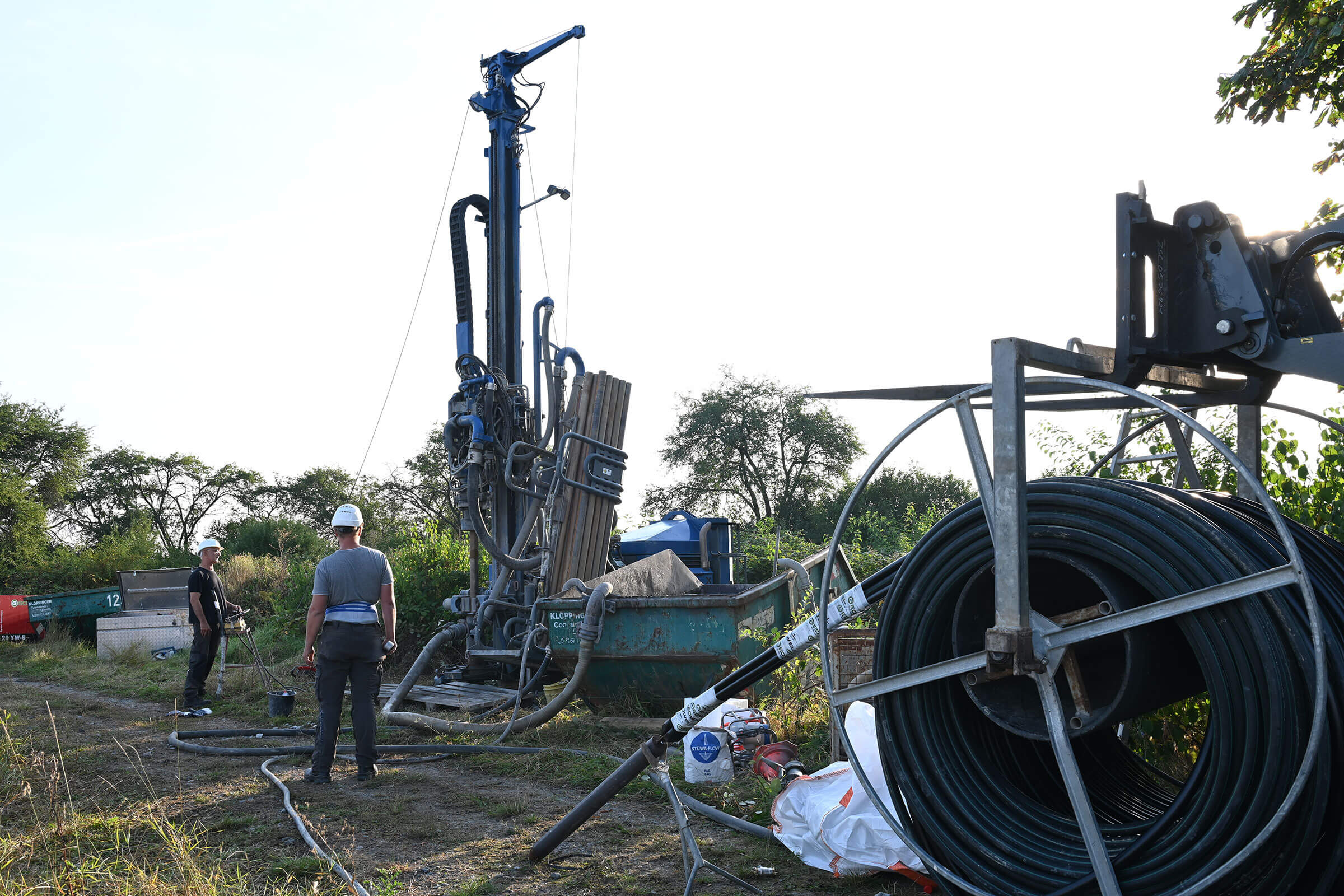 Geothermie: Probebohrung Stockstadt 14.09.2021, Aufbau Bohranlage