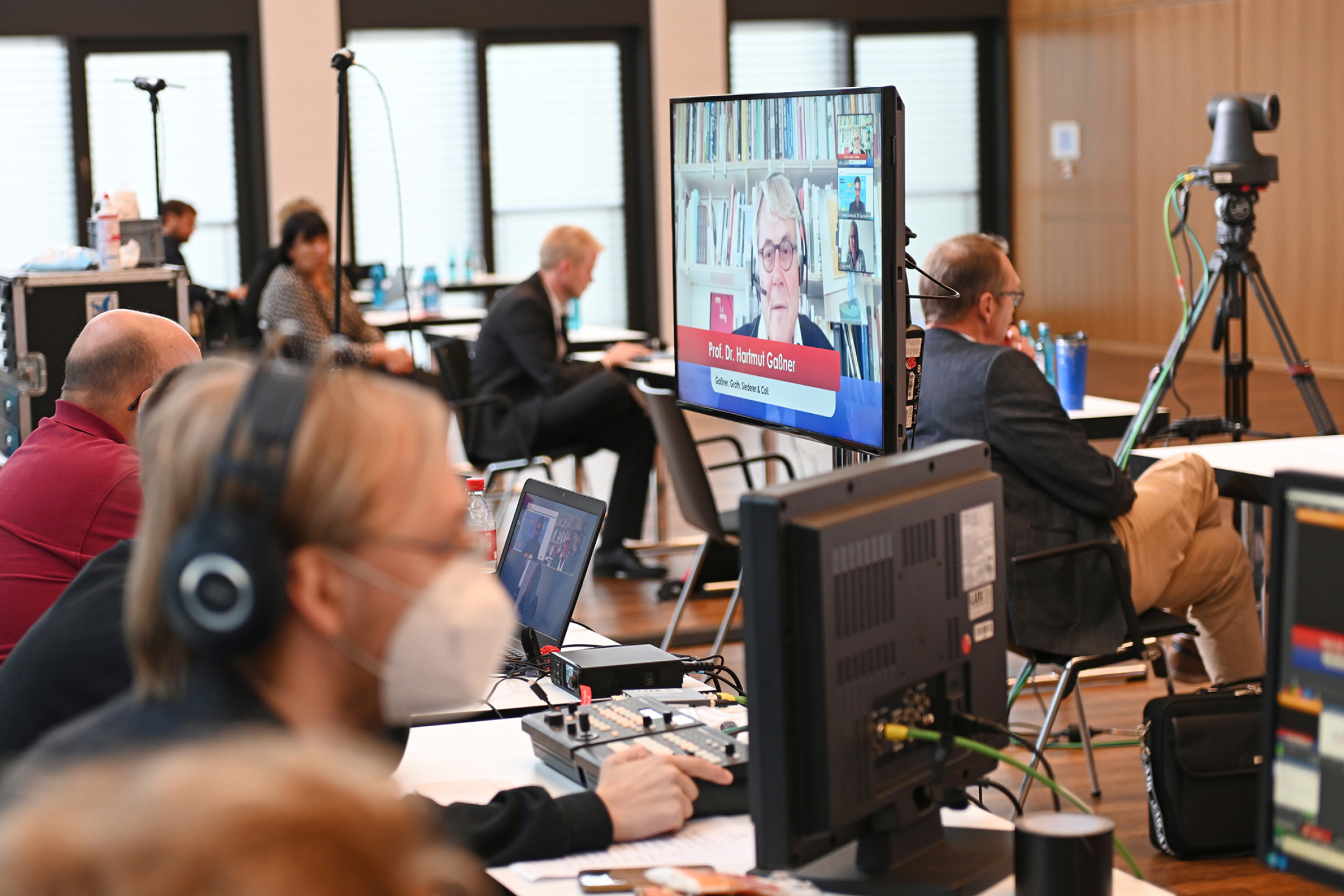 Geothermie-Forum 2021 Regie Blick in die Regie während des Geothermie-Forums 2021