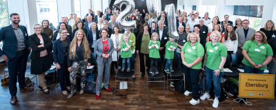 Klima-Kommunen-Gruppenfoto Gruppenfoto einer Preisverleihung an Klima-Kommunen