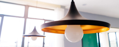 Strom sparen: Moderne LED-Deckenleuchte Moderne LED-Deckenleuchten in einem schönen Raum