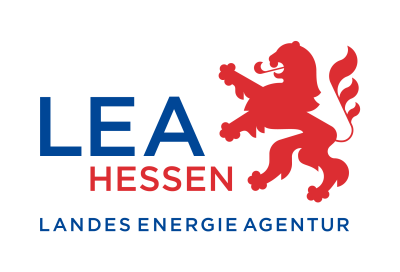 Logo der LEA LandesEnergieAgentur Hessen
Roter Hessen-Löwe, blaue Schrift
