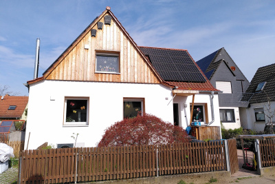 Freistehendes modernisiertes Haus