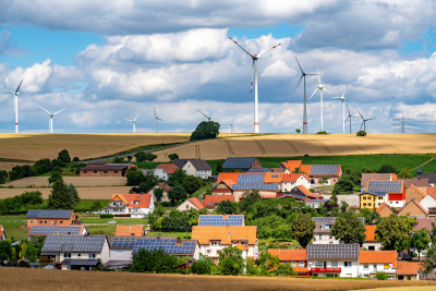 Photovoltaik auf Dächern einer Gemeinde