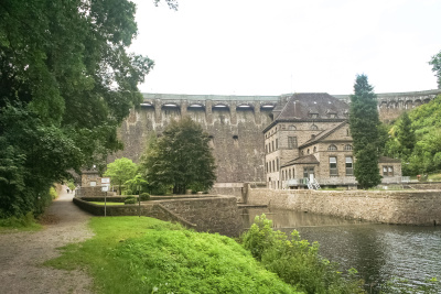 Staudamm der Diemeltalsperre in Helminghausen am Edersee, Sauerland.